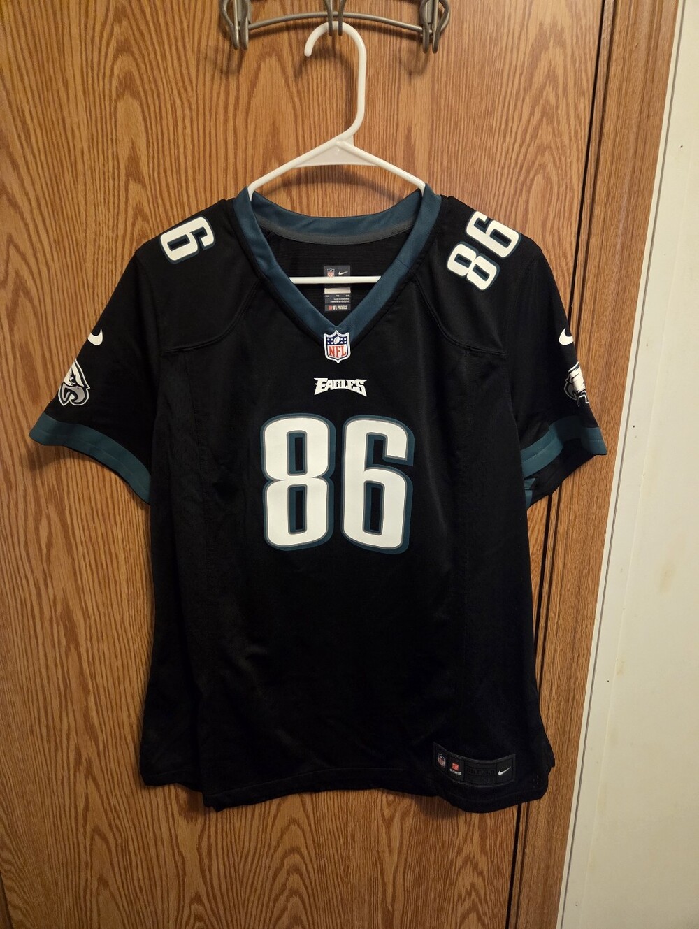 Nike Philadelphia Eagles Zach Ertz Jersey Sz XXL Women's NWOT NFL
